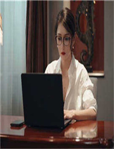 丁香色社区-黑丝丝教师爆乳翘臀上课